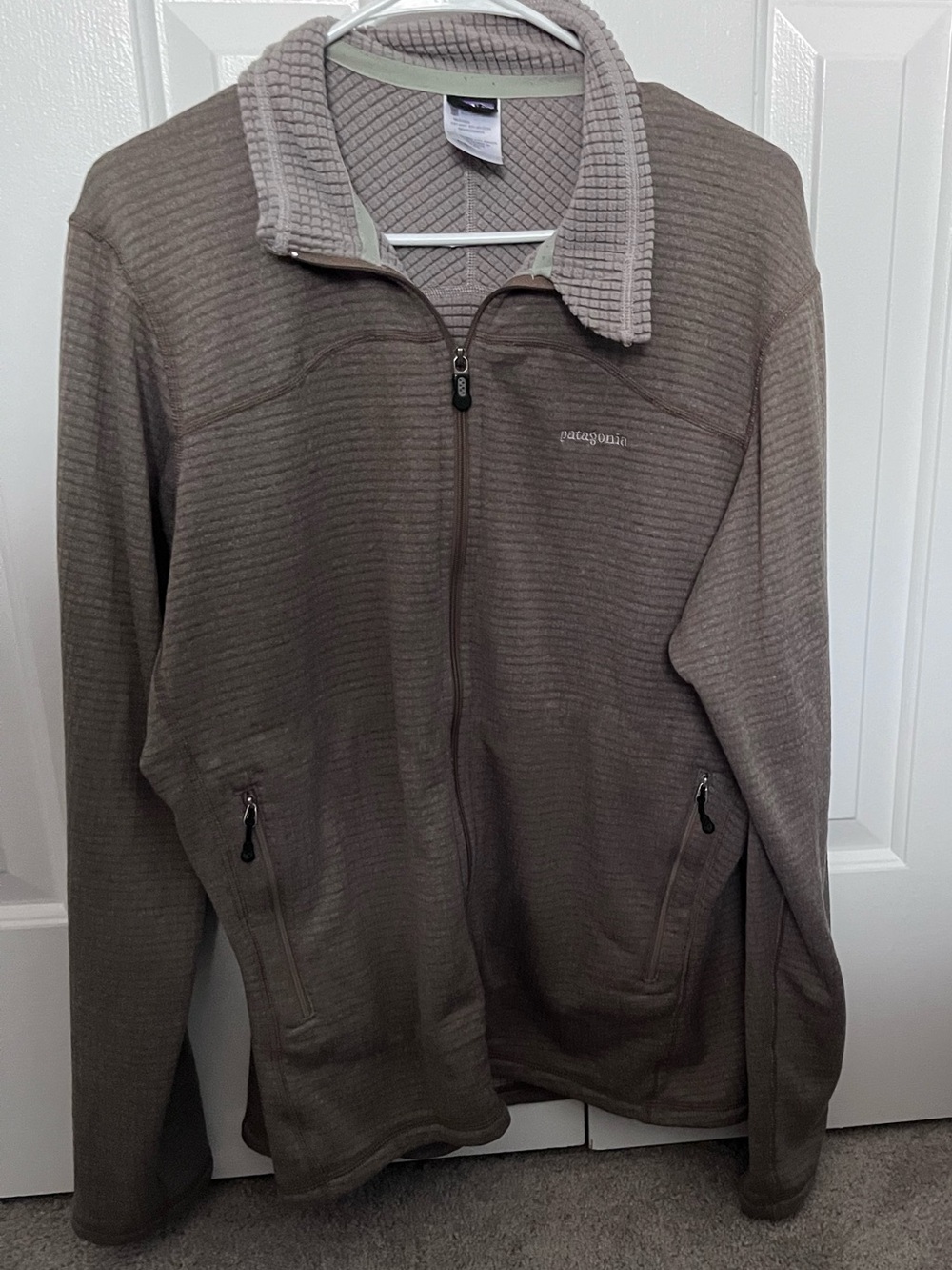 Tan Patagonia Men’s Large R1 Regulator fleece full zip fleece waffle jacket